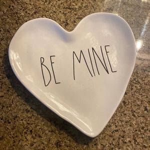 Rae Dunn Be Mine Plate